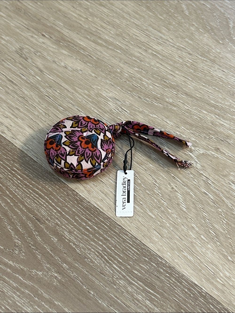 Vera Bradley NWT Floral Fabric Wrapped Scaevola Fan Patterned MeasuringTape